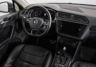 Подержанный автомобиль Volkswagen Tiguan 2019 года (8 фото)