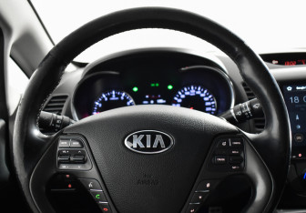 Подержанный автомобиль Kia Cerato Sedan 2014 года (14 фото)