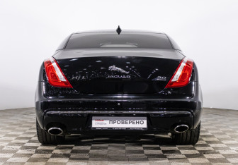 Подержанный автомобиль Jaguar XJ 2016 года (26 фото)