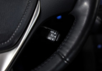 Подержанный автомобиль Toyota RAV4 2017 года (18 фото)