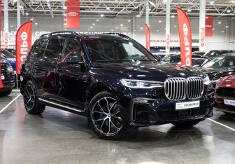 Подержанный автомобиль BMW X7 2019 года (5 фото)