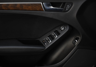 Подержанный автомобиль Audi A4 Sedan 2015 года (20 фото)