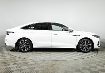 Подержанный автомобиль Chery Arrizo 8 2023 года (4 фото)