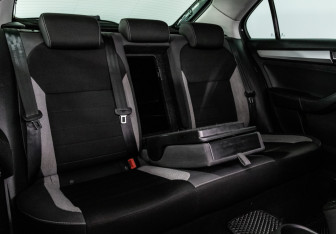 Подержанный автомобиль Skoda Rapid Liftback 2019 года (20 фото)