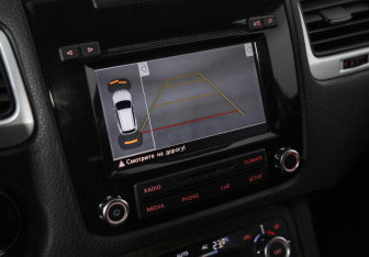 Подержанный автомобиль Volkswagen Touareg 2012 года (15 фото)