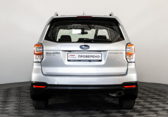 Подержанный автомобиль Subaru Forester Suv 2017 года (6 фото)