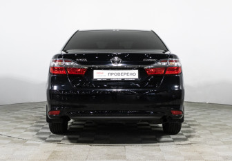 Подержанный автомобиль Toyota Camry Sedan 2016 года (6 фото)