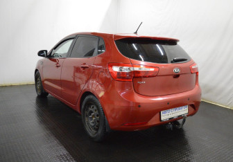 Подержанный автомобиль Kia Rio Hatchback 2014 года (7 фото)