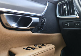 Подержанный автомобиль Volvo S90 2019 года (23 фото)