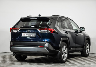 Подержанный автомобиль Toyota RAV4 2020 года (5 фото)