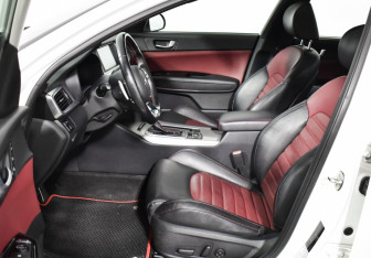 Подержанный автомобиль Kia Optima Sedan 2019 года (10 фото)