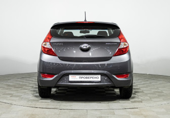 Подержанный автомобиль Hyundai Solaris Hatchback 2012 года (6 фото)