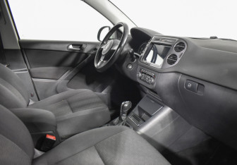Подержанный автомобиль Volkswagen Tiguan 2012 года (12 фото)