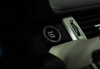 Подержанный автомобиль Land Rover Range Rover Evoque 2013 года (16 фото)