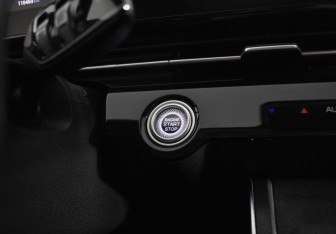 Подержанный автомобиль Omoda C5 2022 года (16 фото)