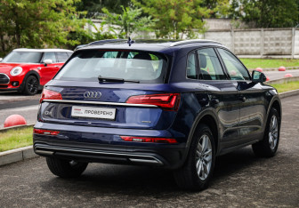 Подержанный автомобиль Audi Q5 2021 года (6 фото)