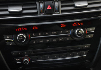 Подержанный автомобиль BMW X5 2016 года (20 фото)