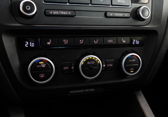 Подержанный автомобиль Volkswagen Jetta Sedan 2012 года (13 фото)