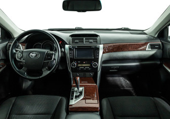 Подержанный автомобиль Toyota Camry Sedan 2013 года (13 фото)