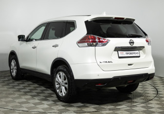 Подержанный автомобиль Nissan X-Trail 2017 года (7 фото)
