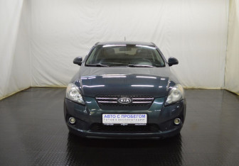 Подержанный автомобиль Kia Ceed Hatchback 2009 года (2 фото)