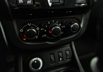 Подержанный автомобиль Renault Duster 2018 года (16 фото)