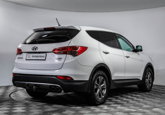 Подержанный автомобиль Hyundai Santa Fe 2012 года (5 фото)