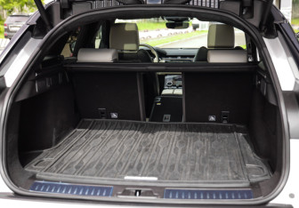 Подержанный автомобиль Land Rover Range Rover Velar 2019 года (32 фото)