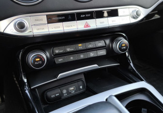 Подержанный автомобиль Kia Stinger 2018 года (22 фото)