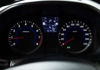 Подержанный автомобиль Hyundai Solaris Hatchback 2015 года (12 фото)