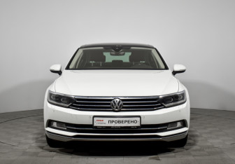 Подержанный автомобиль Volkswagen Passat Sedan 2019 года (2 фото)