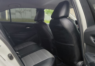 Подержанный автомобиль Toyota Corolla Sedan 2019 года (11 фото)
