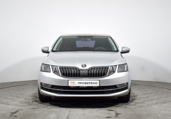 Подержанный автомобиль Skoda Octavia Liftback 2019 года (2 фото)