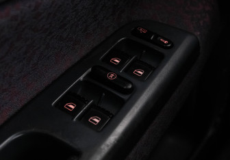 Подержанный автомобиль Skoda Octavia Liftback 1997 года (14 фото)