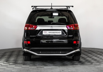Подержанный автомобиль Peugeot 4007 2008 года (6 фото)