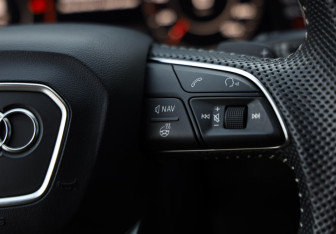 Подержанный автомобиль Audi Q7 2019 года (12 фото)