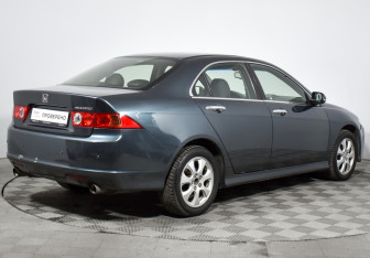 Подержанный автомобиль Honda Accord Sedan 2006 года (5 фото)