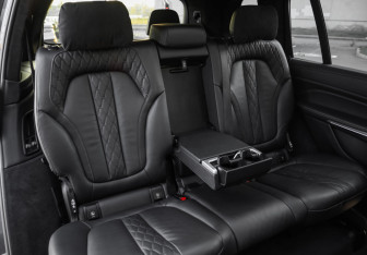 Подержанный автомобиль BMW X7 2021 года (30 фото)
