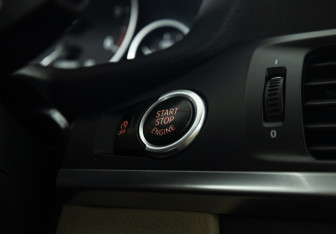 Подержанный автомобиль BMW X3 2014 года (15 фото)