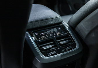 Подержанный автомобиль Volvo XC60 2018 года (18 фото)