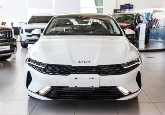 Новый Kia K5 2024 (2 фото)