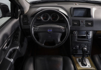Подержанный автомобиль Volvo XC90 2011 года (10 фото)