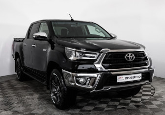 Подержанный автомобиль Toyota Hilux 2022 года (3 фото)
