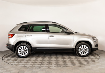 Подержанный автомобиль Skoda Karoq 2020 года (4 фото)