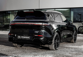 Подержанный автомобиль Voyah Free 2023 года (7 фото)