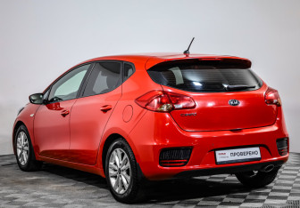 Подержанный автомобиль Kia Ceed Hatchback 2016 года (7 фото)