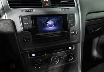 Подержанный автомобиль Volkswagen Golf Hatchback 2014 года (15 фото)