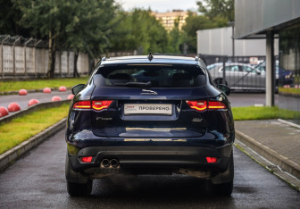 Подержанный автомобиль Jaguar F-Pace 2020 года (7 фото)
