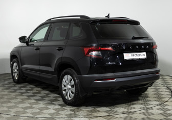 Подержанный автомобиль Skoda Karoq 2021 года (7 фото)