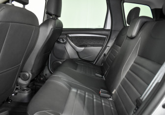 Подержанный автомобиль Renault Duster 2016 года (13 фото)